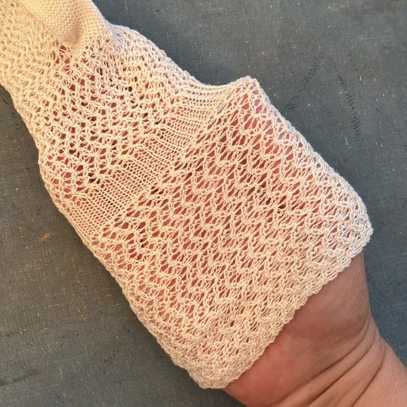 Vintage crochet or tatted woven gloves, stretch, 50s, off white ecru - Picture 10 of 10